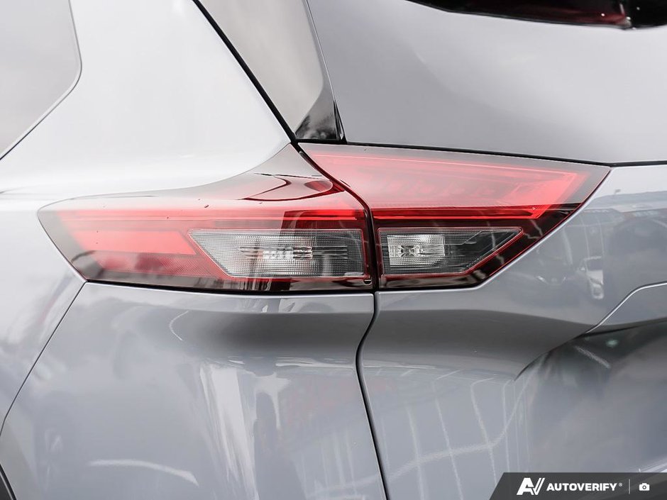 2023 Nissan Rogue PLATINUM // 2.99% FINANCING-26