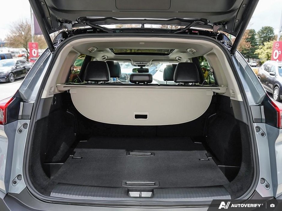 2023 Nissan Rogue PLATINUM // 2.99% FINANCING-25