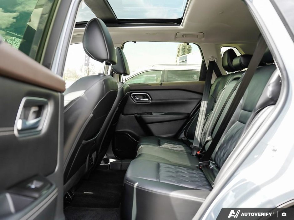 2023 Nissan Rogue PLATINUM // 2.99% FINANCING-16