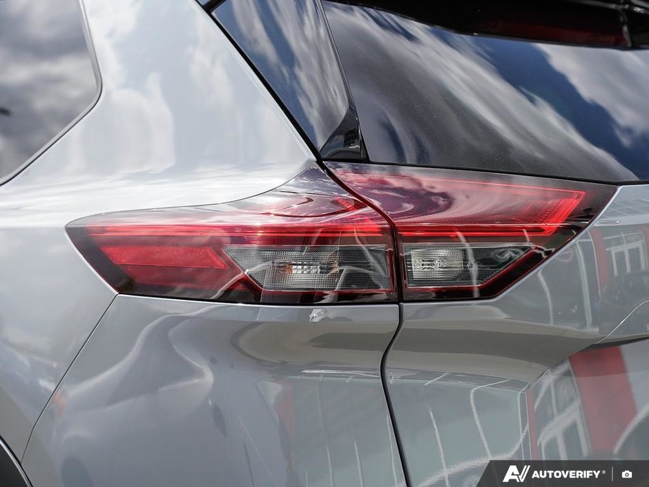 2023 Nissan Rogue PLATINUM // 2.99% FINANCING-26