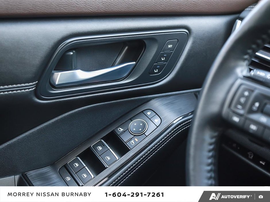 2023 Nissan Rogue SL AWD // NO ACCIDENTS-17