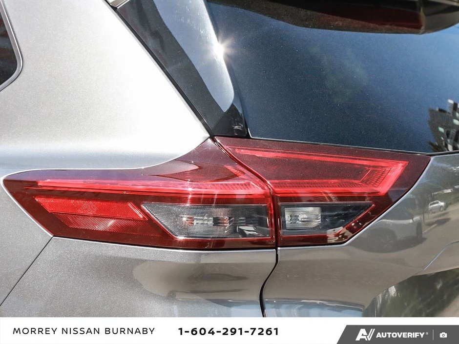 2023 Nissan Rogue SL AWD // NO ACCIDENTS-11