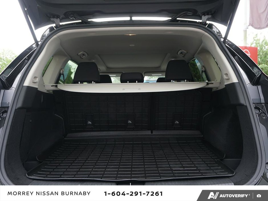 2023 Nissan Rogue SV AWD // 2.99% FINANCING!-10