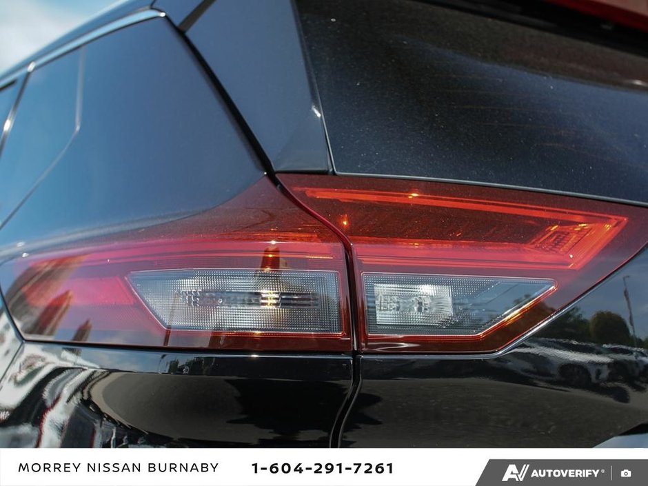 2023 Nissan Rogue SL // 2.99% FINANCING-11