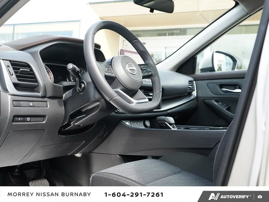 2023 Nissan Rogue SV SUNROOF // NO ACCIDENTS-16