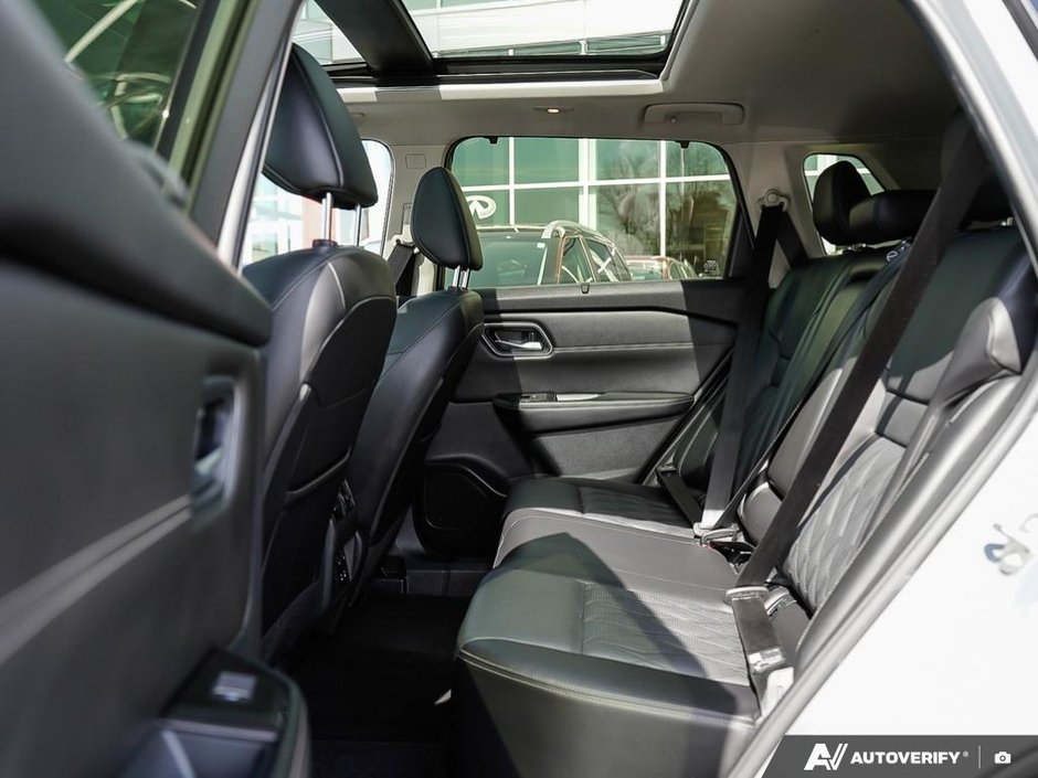 2024 Nissan Rogue PLATINUM // 2.99% FINANCING-16