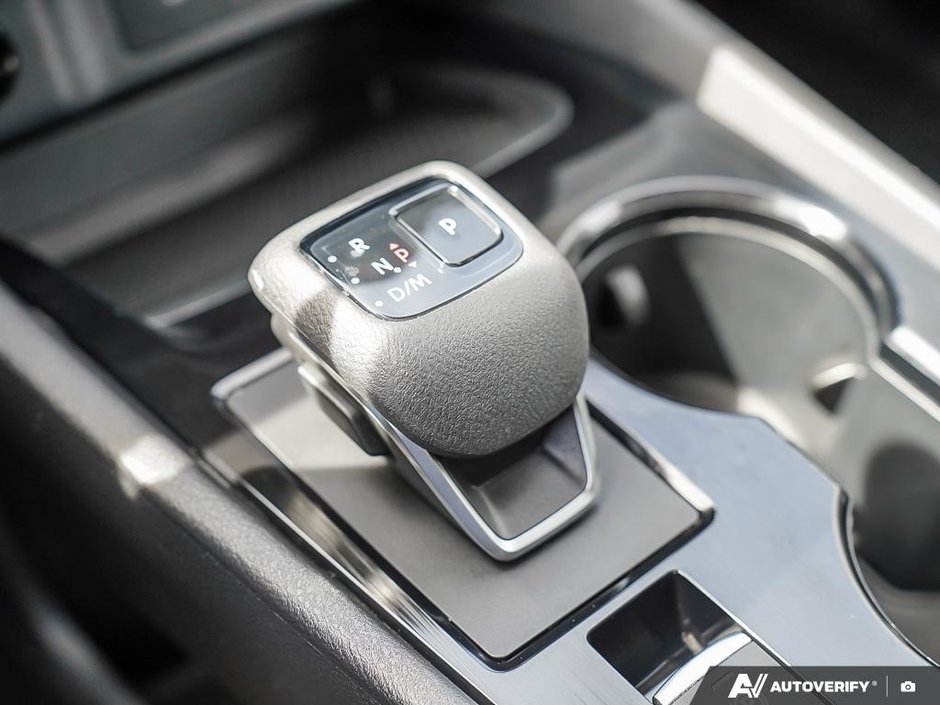 2024 Nissan Rogue SV PREMIUM // CERTIFIED-11