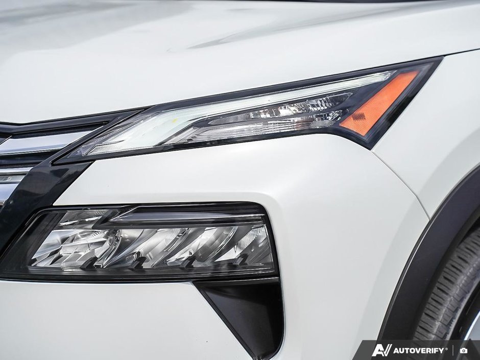 2024 Nissan Rogue SV PREMIUM // CERTIFIED-24