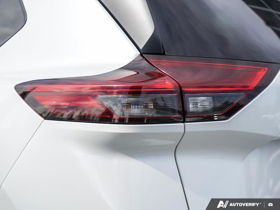 2024 Nissan Rogue SV PREMIUM // CERTIFIED-26