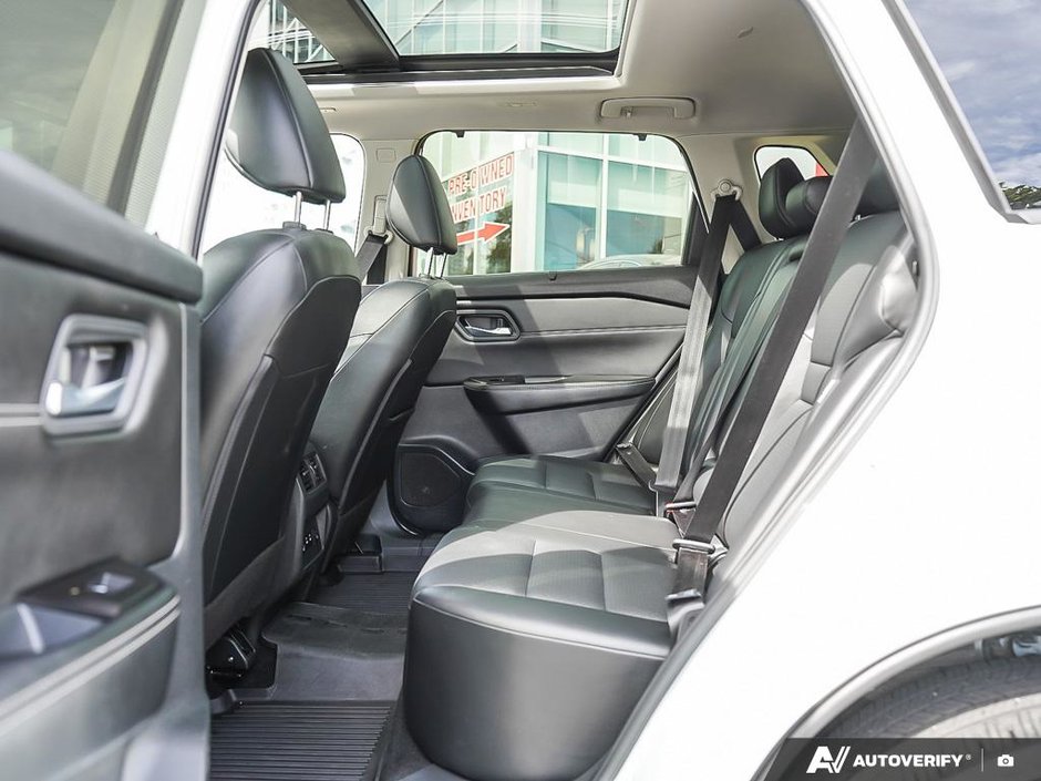 2024 Nissan Rogue SV PREMIUM // CERTIFIED-16