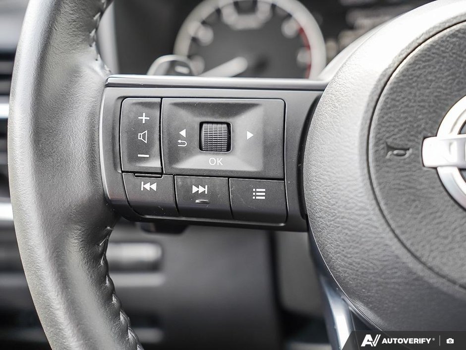 2024 Nissan Rogue SV PREMIUM // CERTIFIED-10