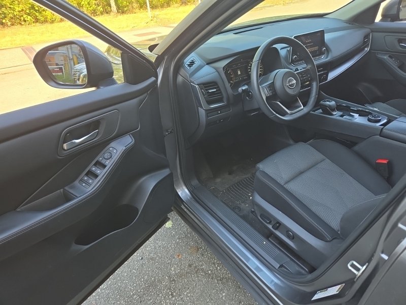 2024 Nissan Rogue SV Moonroof-4