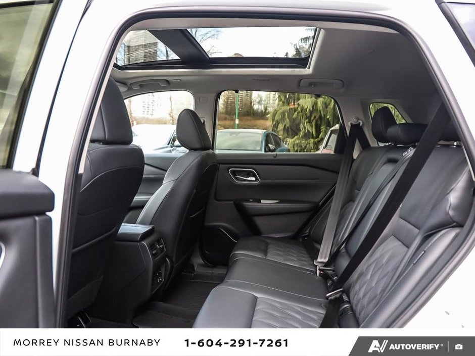 2025 Nissan Rogue PLATINUM // DEMO MODEL-24