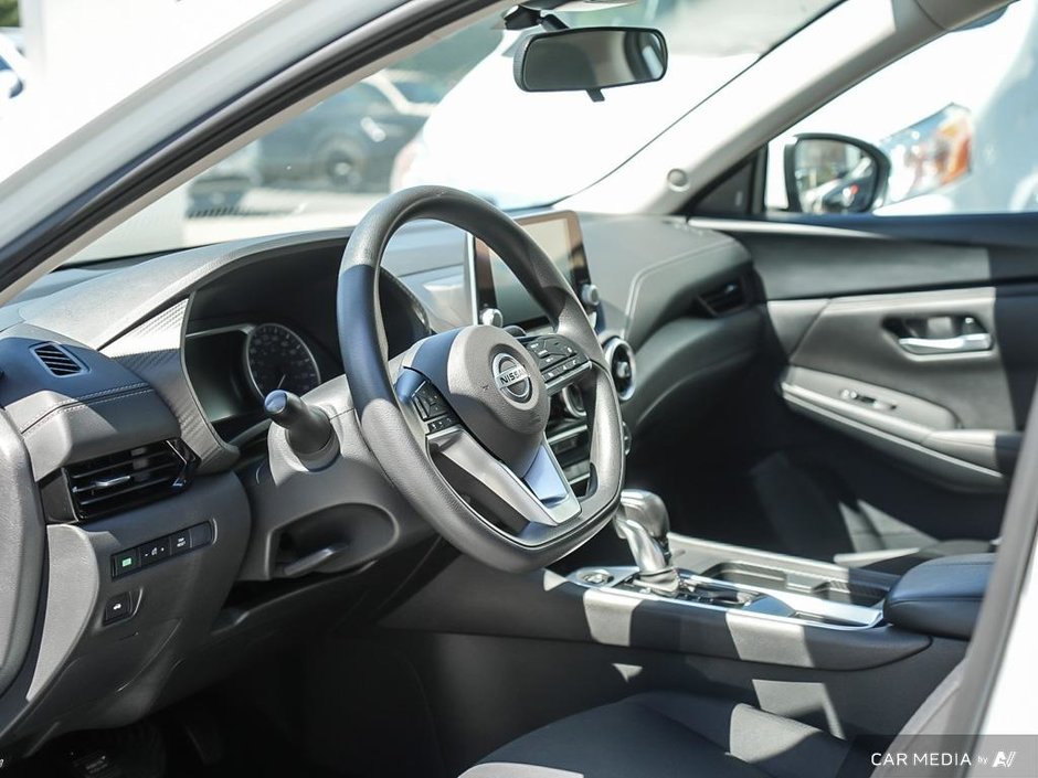 2023 Nissan Sentra SV CVT // LOW KMS-5