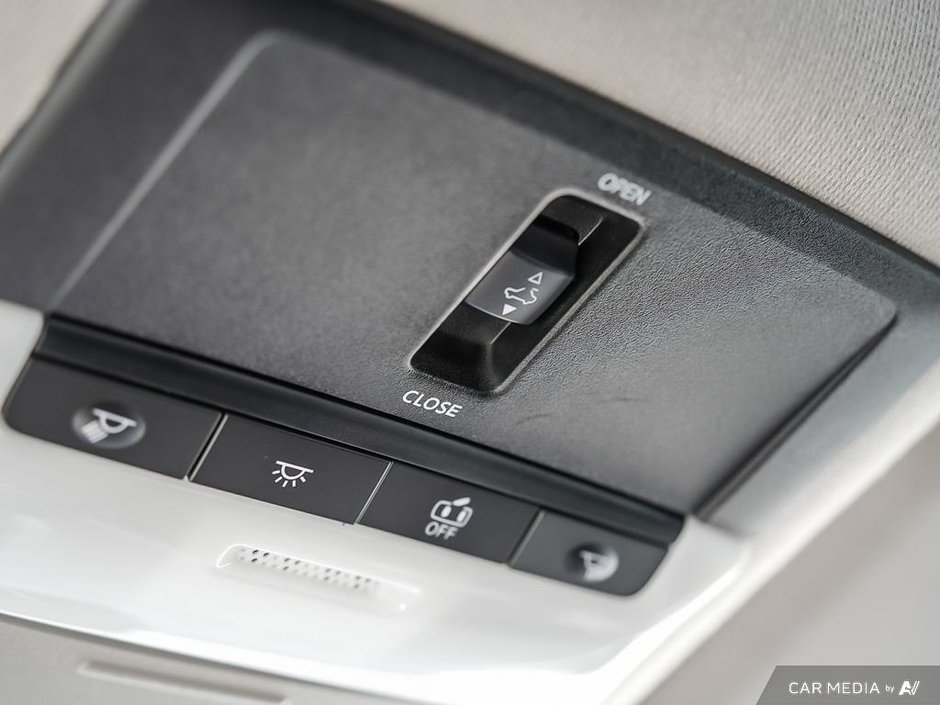 2023 Nissan Sentra SV CVT // LOW KMS-14