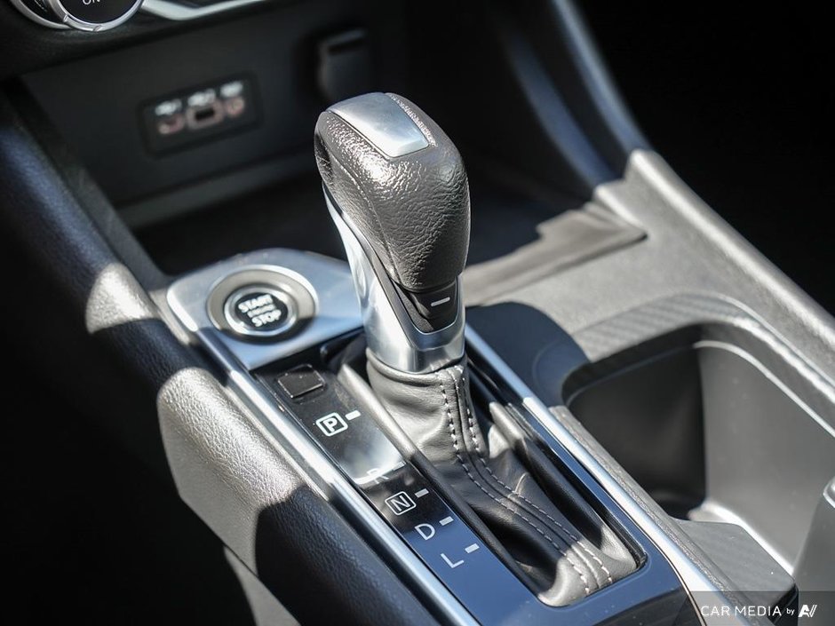 2023 Nissan Sentra SV CVT // LOW KMS-11
