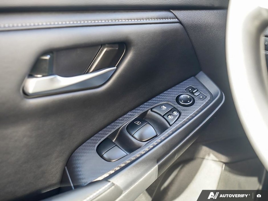 2024 Nissan Sentra SV CVT // NO ACCIDENTS-9