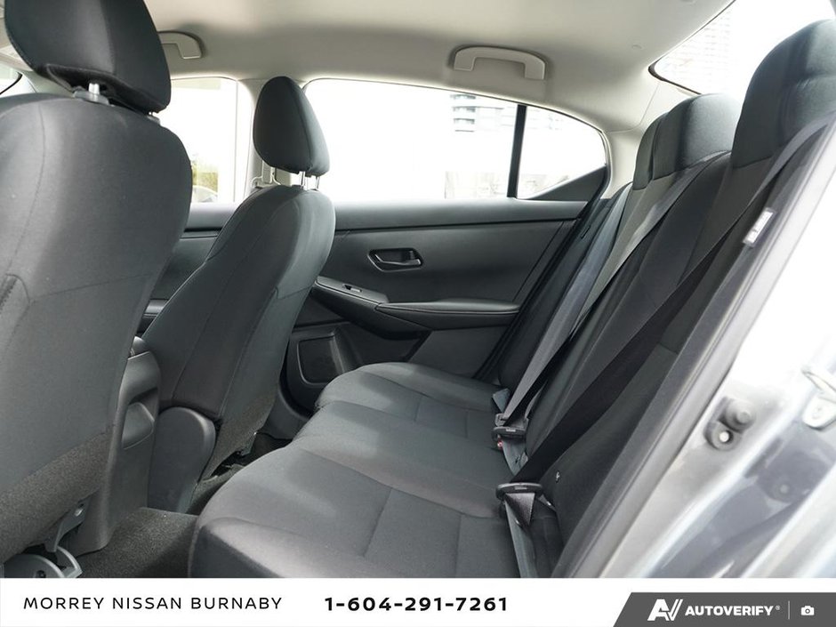 2025 Nissan Sentra CVT // LOW KMS!-13