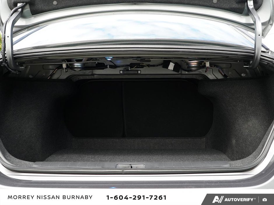 2025 Nissan Sentra CVT // LOW KMS!-12