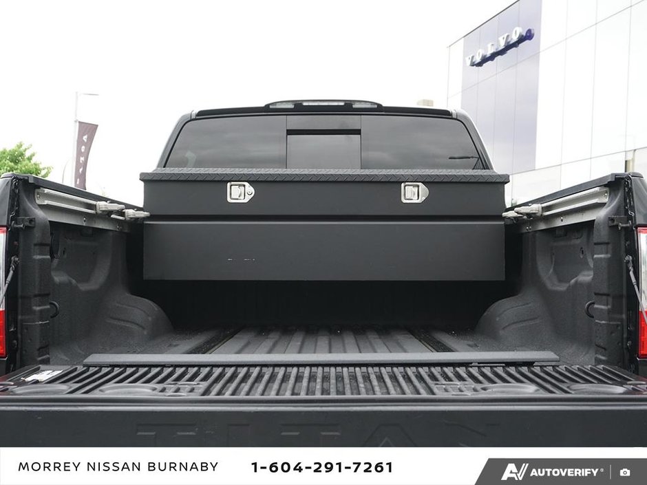 2018 Nissan Titan PRO-4X // CREWCAB-12