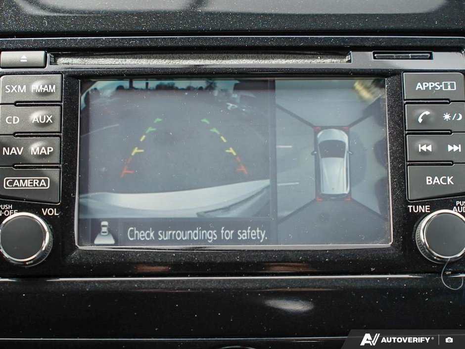 2017 Nissan Versa Note SL-18