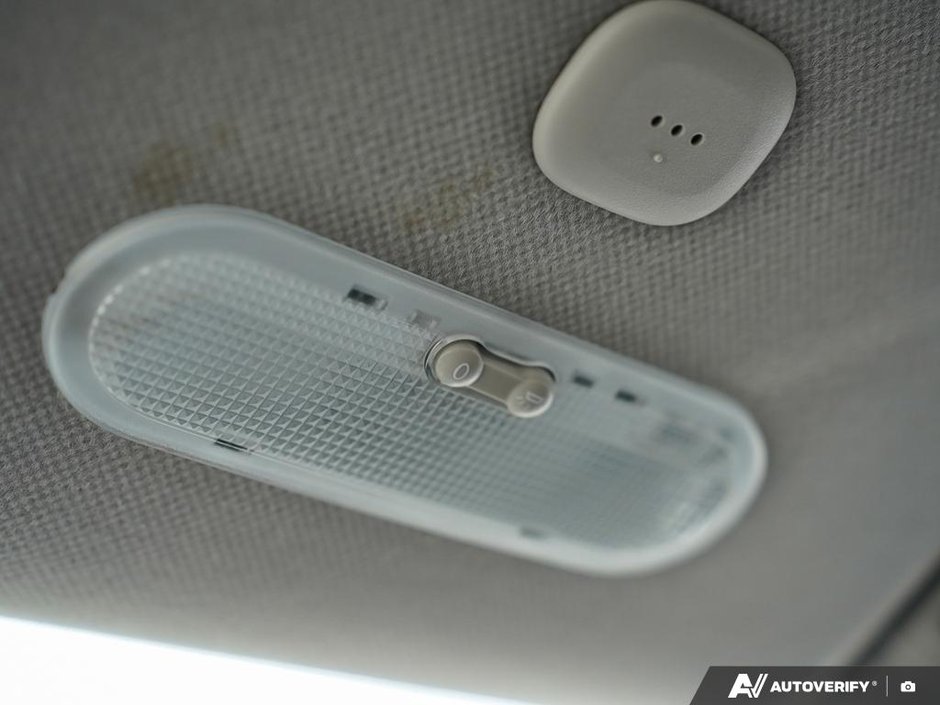 2017 Nissan Versa Note SL-14