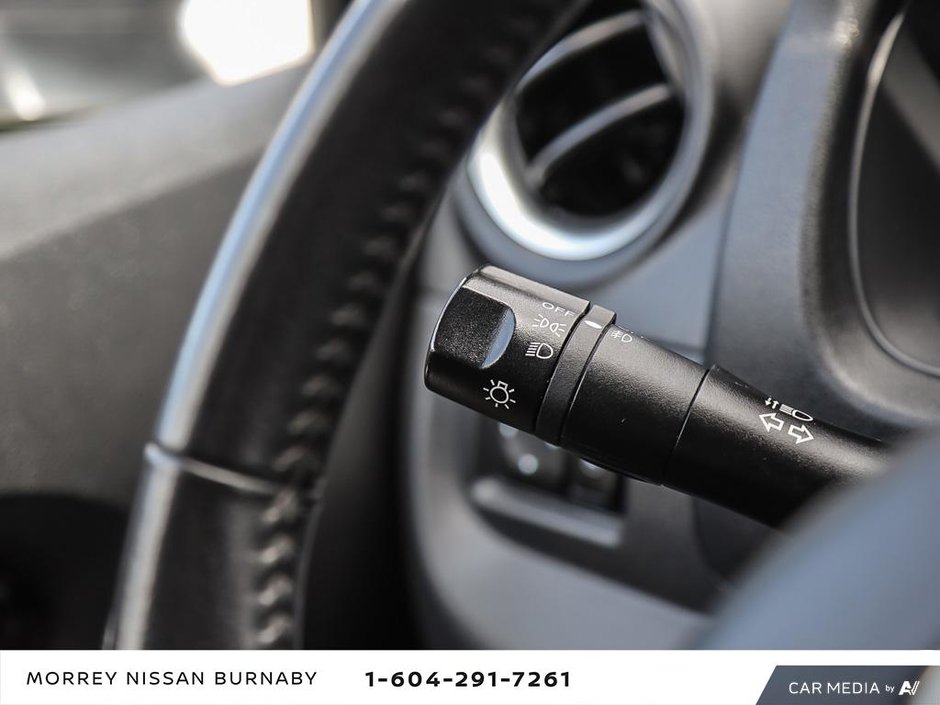 2019 Nissan Versa Note SV CVT + LOW KMS-16