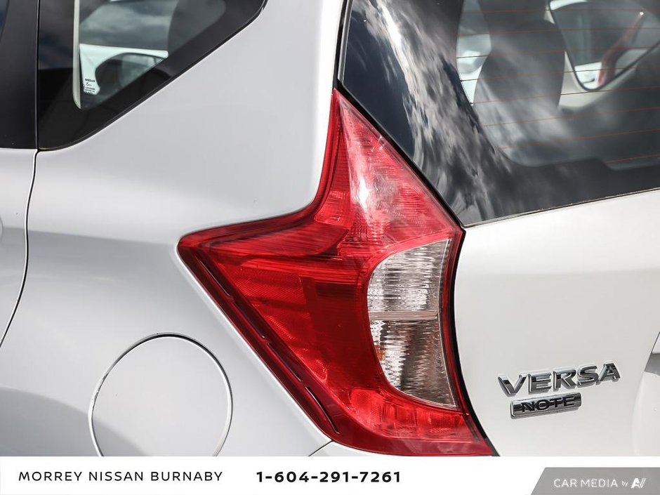 2019 Nissan Versa Note SV CVT + LOW KMS-12
