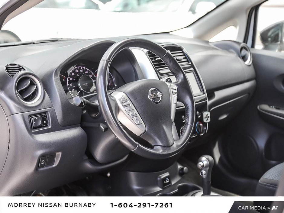 2019 Nissan Versa Note SV CVT + LOW KMS-13