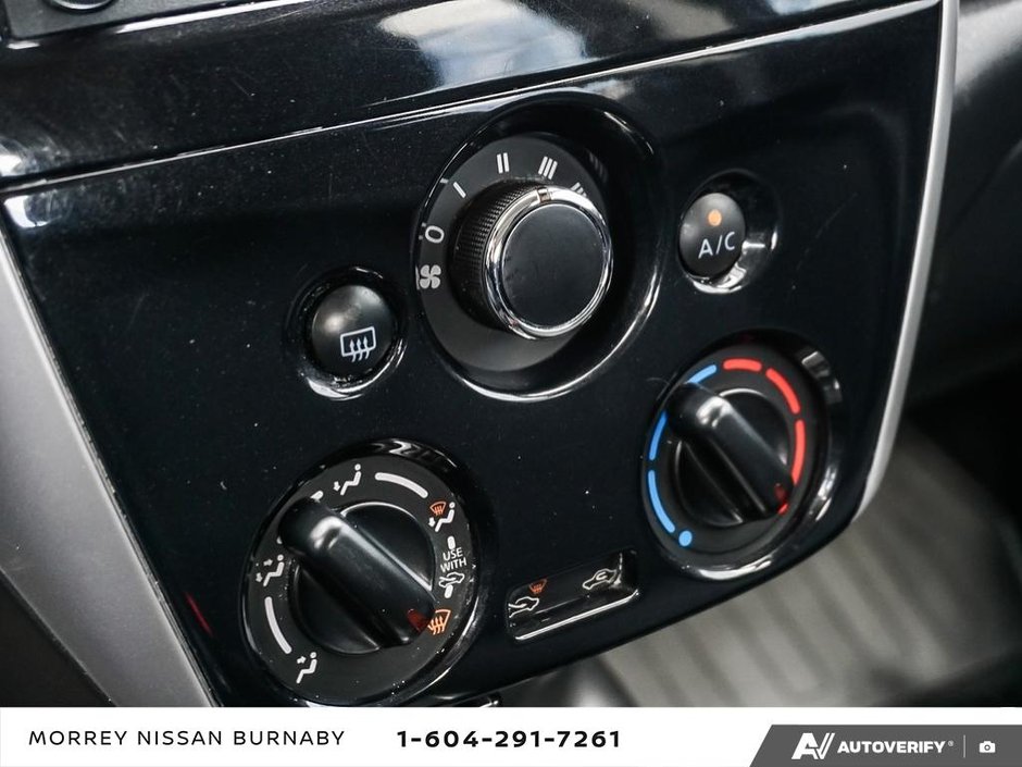 2019 Nissan Versa Note SV CVT // 2.99% FINANCING-21