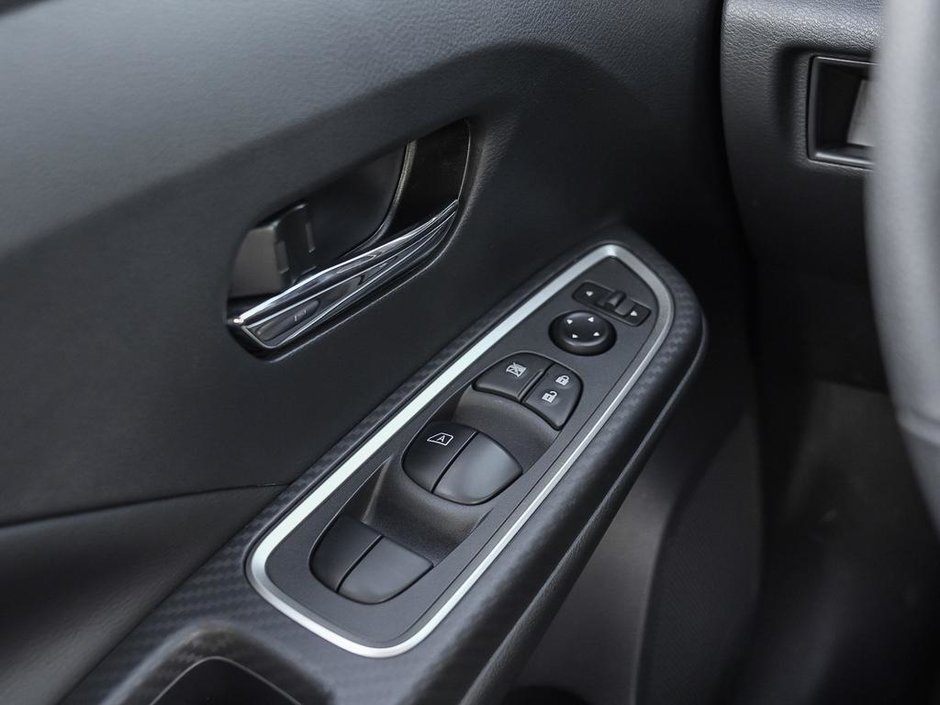 2025 Nissan Versa SR-15