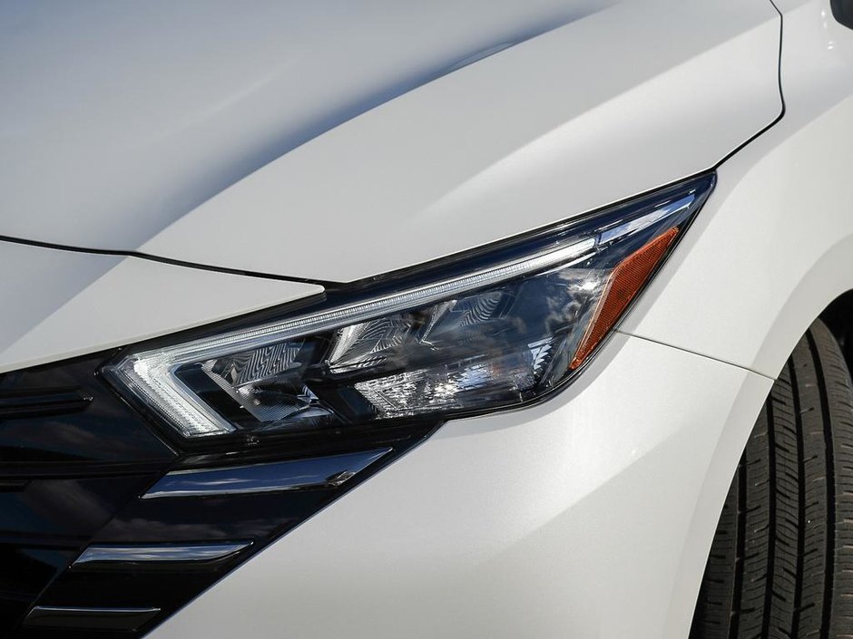 2025 Nissan Versa SR-9