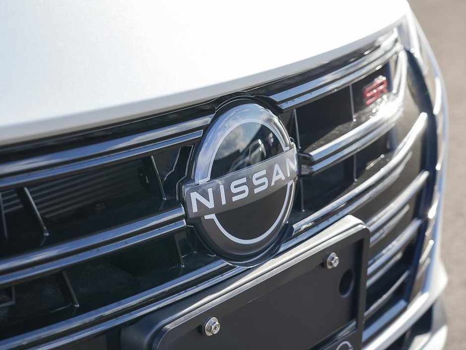 2025 Nissan Versa SR-8