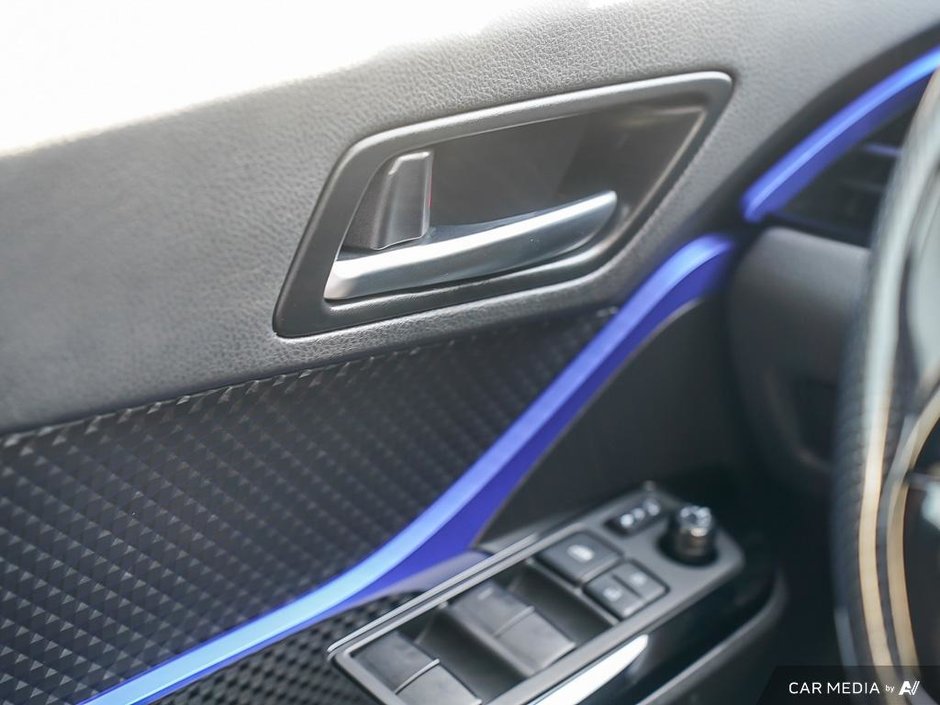 2020 Toyota C-HR XLE PREMIUM-9