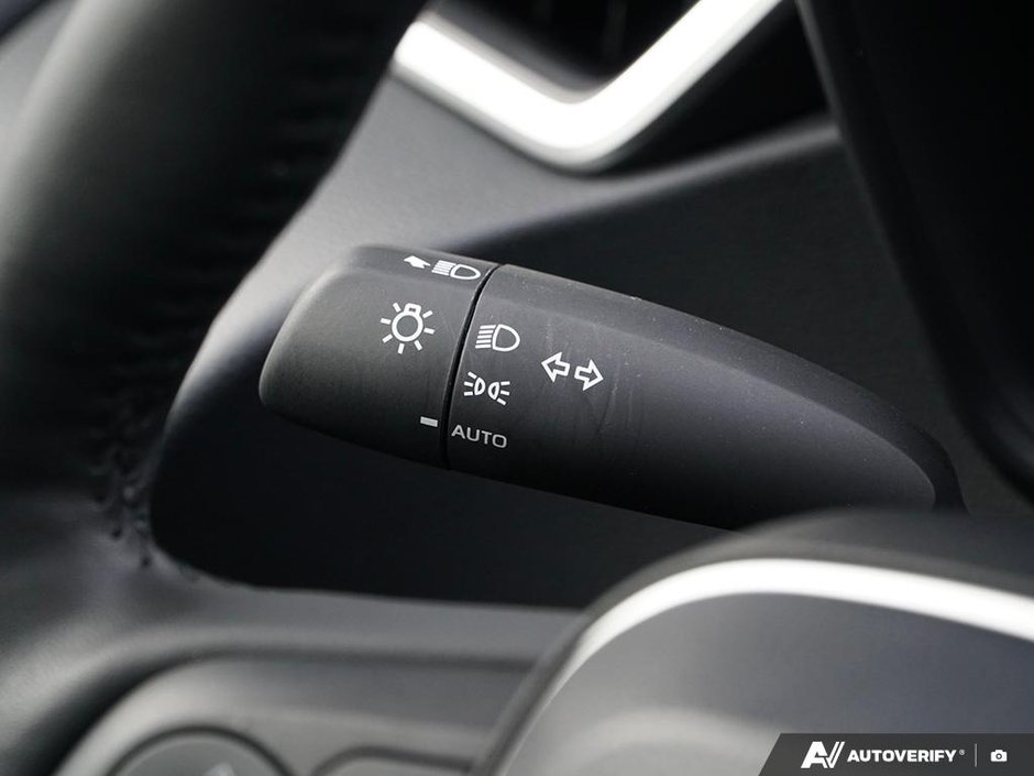2024 Toyota Corolla SE // LOW KMS-11