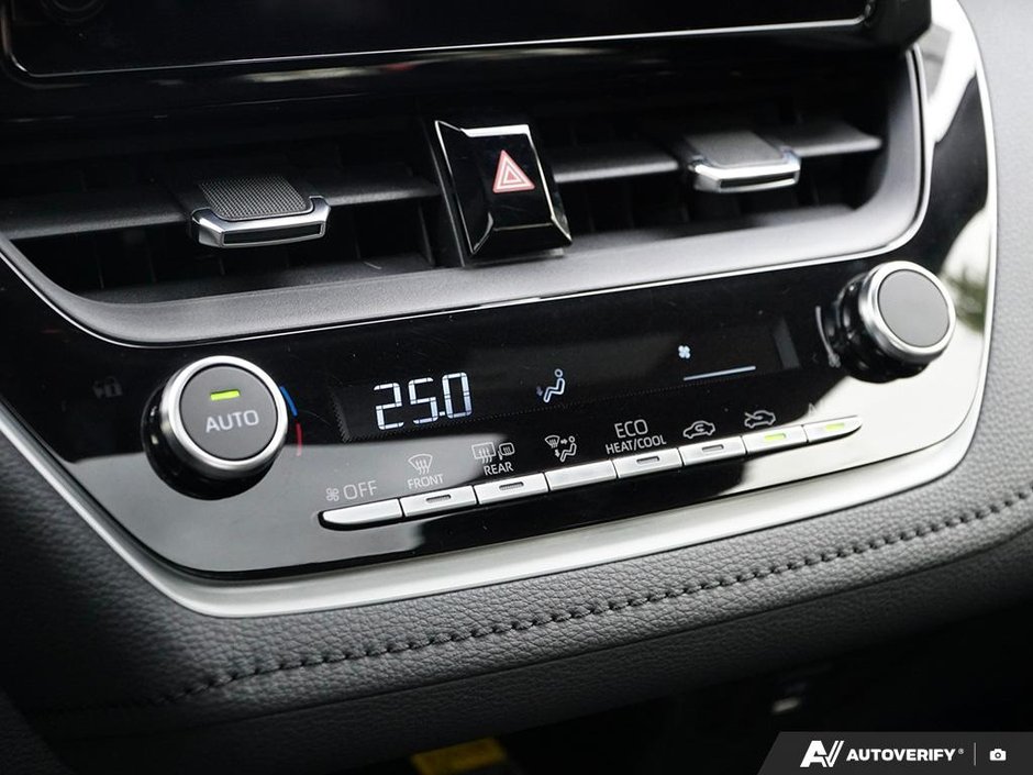 2024 Toyota Corolla SE // LOW KMS-14