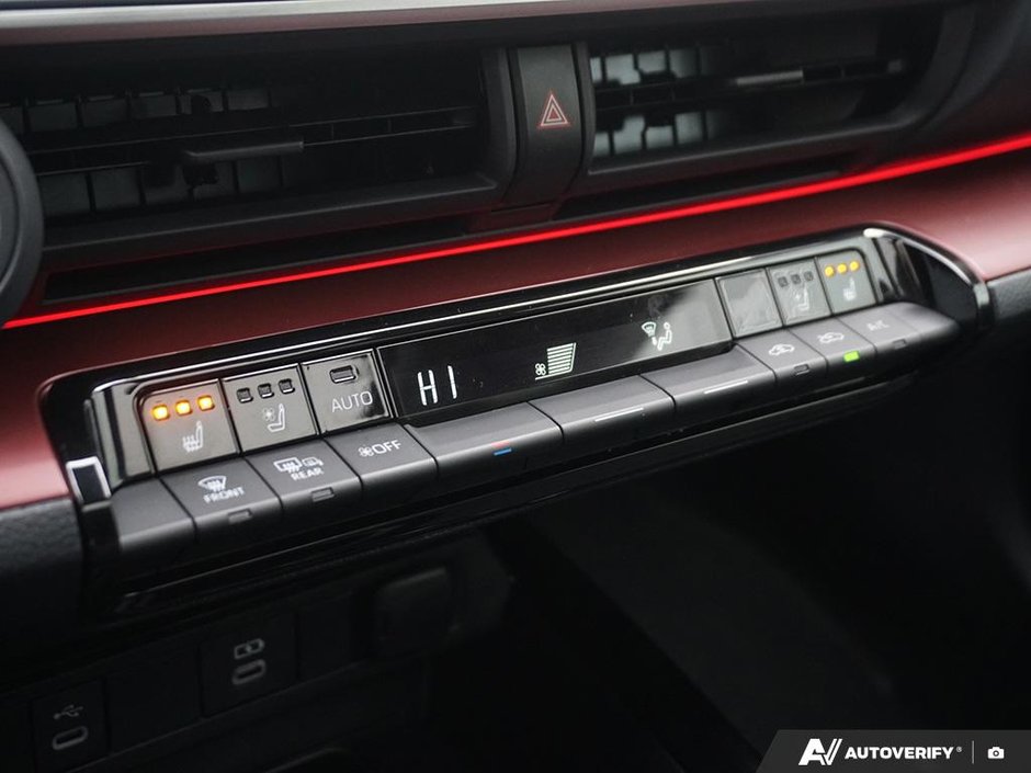 2024 Toyota Prius Prime XSE // NO ACCIDENTS-15