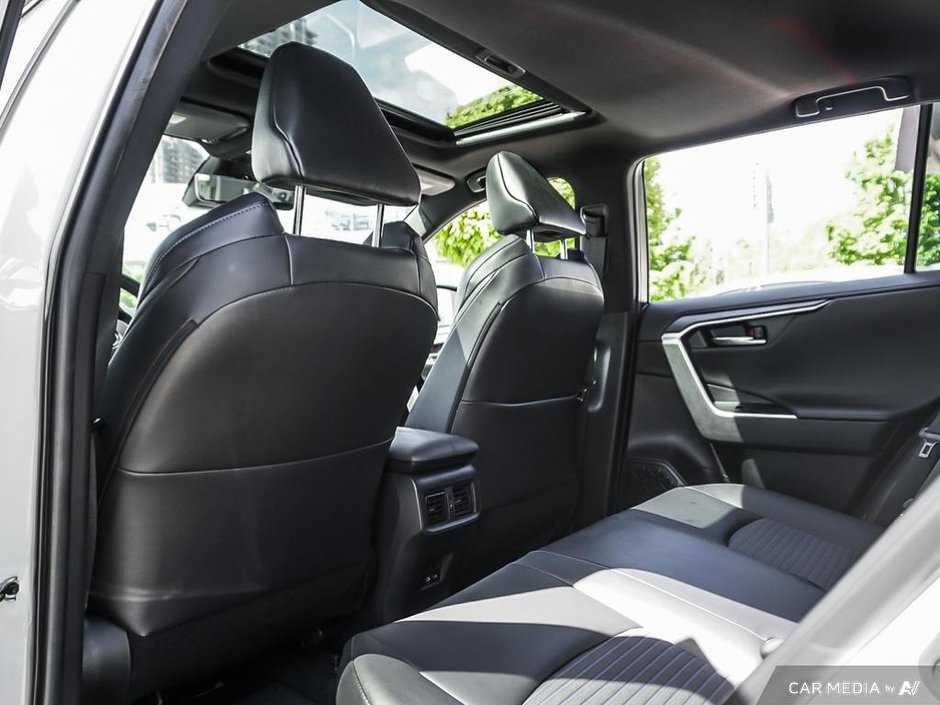 2022 Toyota RAV4 HYBRID XSE-5