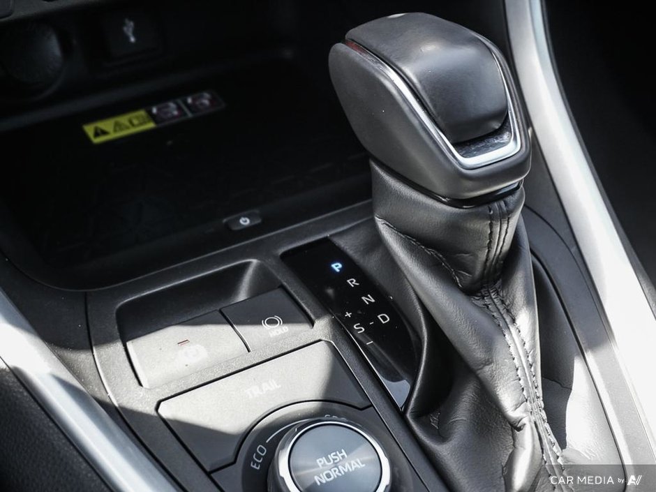 2022 Toyota RAV4 HYBRID XSE-14