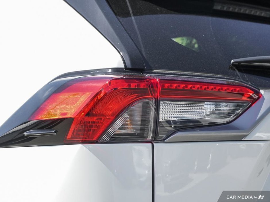2022 Toyota RAV4 HYBRID XSE-24