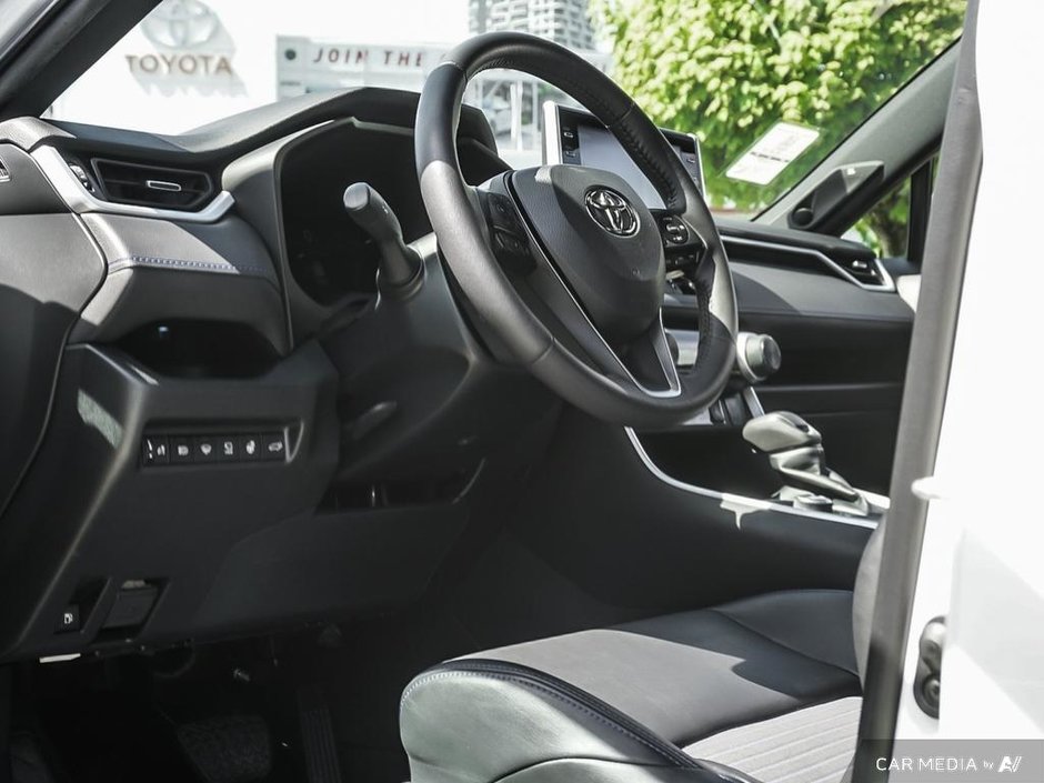 2022 Toyota RAV4 HYBRID XSE-8