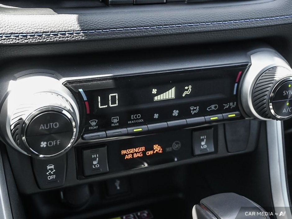 2022 Toyota RAV4 HYBRID XSE-15