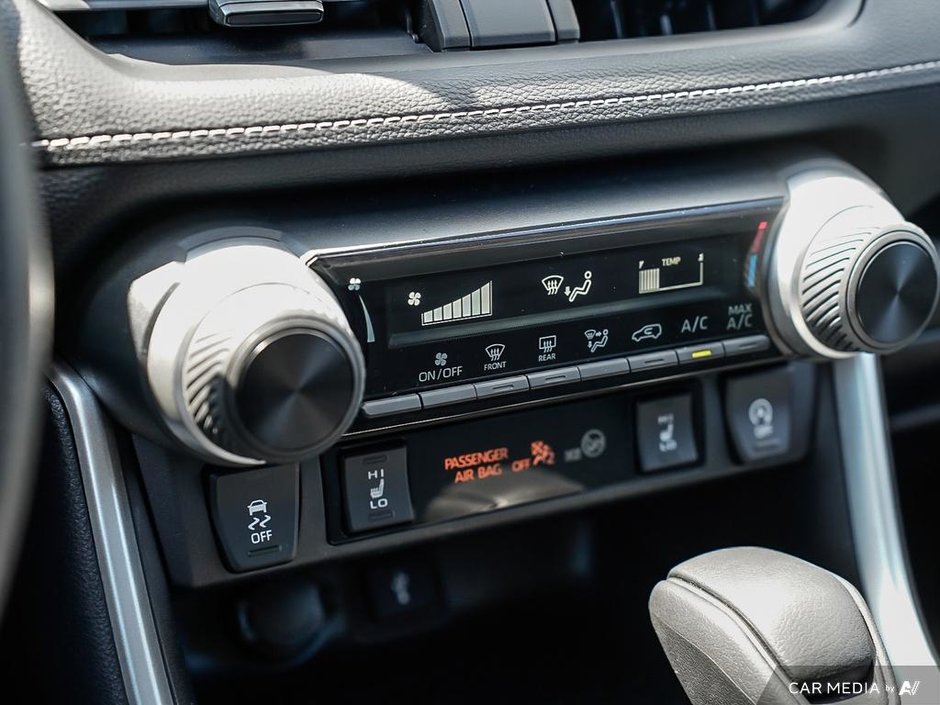 2022 Toyota RAV4 LE AWD-12