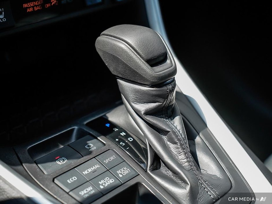 2022 Toyota RAV4 LE AWD-11