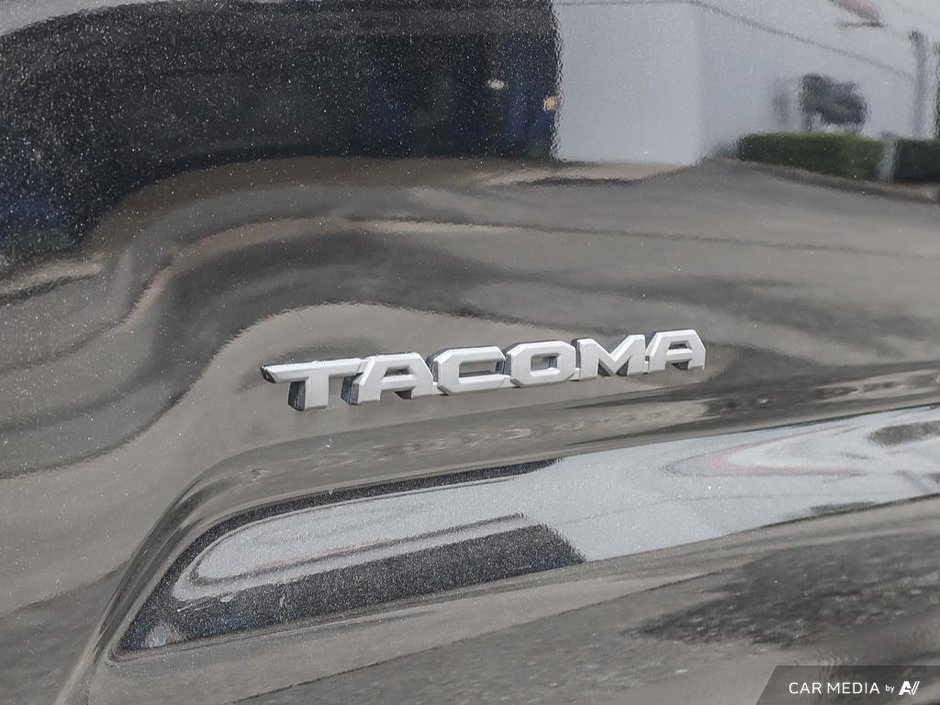 2022 Toyota Tacoma TRD SPORT 4X4-23