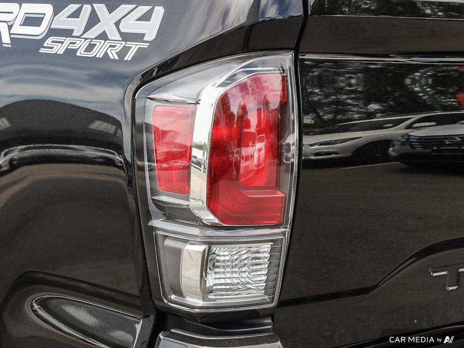 2022 Toyota Tacoma TRD SPORT 4X4-26