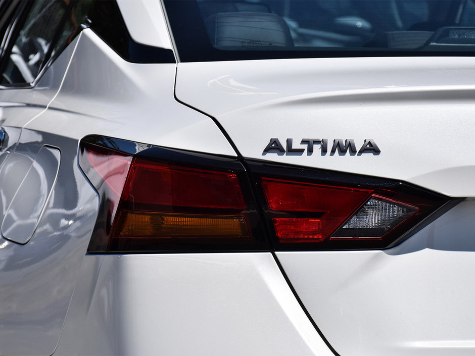 2024 Nissan Altima PLATINUM NISSAN CERTIFIED PRE OWNED-32