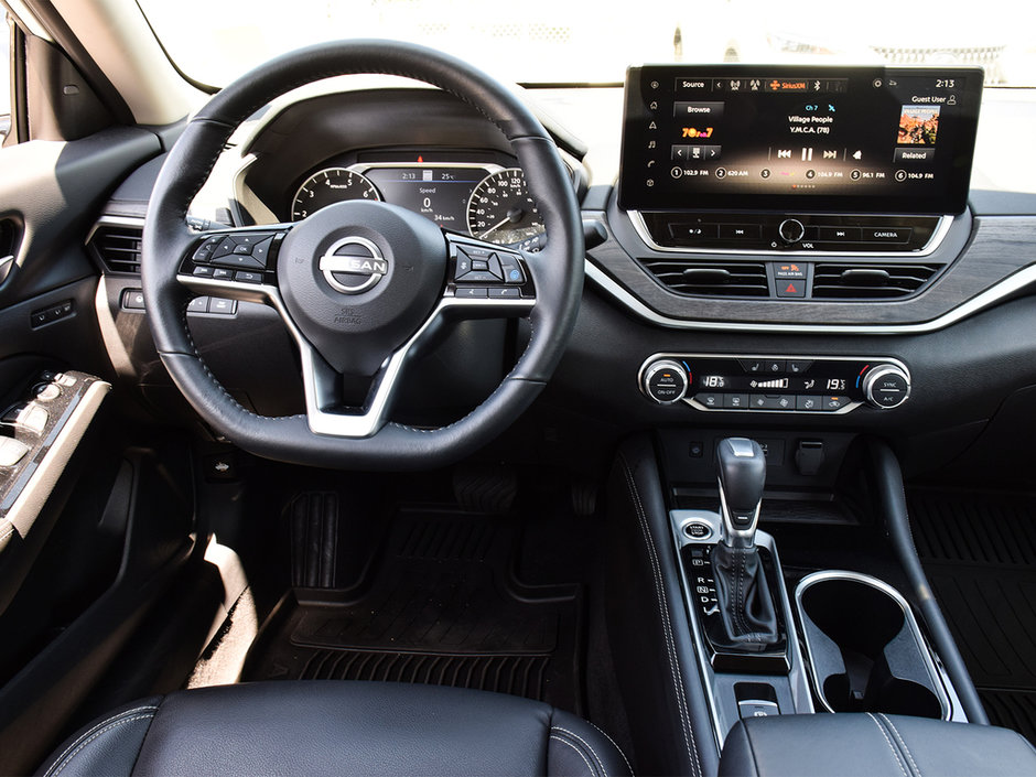 2024 Nissan Altima PLATINUM NISSAN CERTIFIED PRE OWNED-17