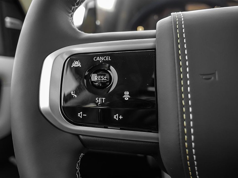 2025 Nissan Armada Platinum Reserve Captain's Chairs-14