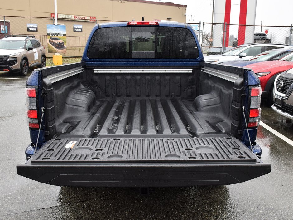 2023 Nissan Frontier CREW CAB SV 4x4  NISSAN CANADA CERTIFIED PRE OWNED-27